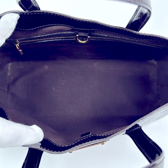 Authenticated LOUIS VUITTON Wilshire Monogram Vernis - Picture 11 of 17